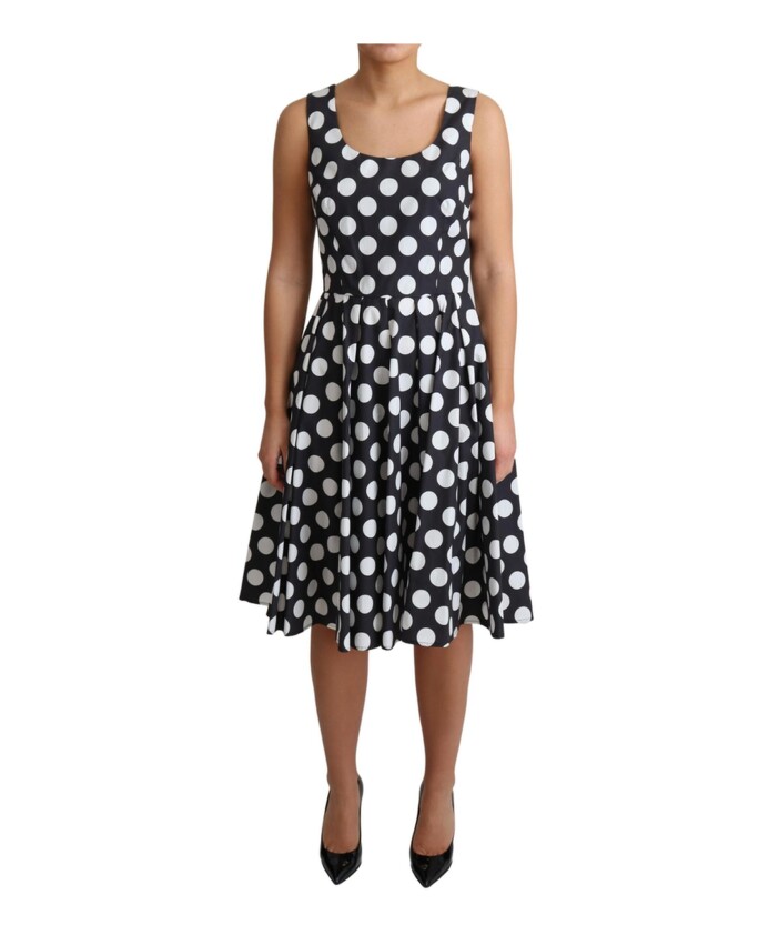 robe-a-line-bleue-a-pois