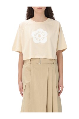 elegant-femme-creme-t-shirt