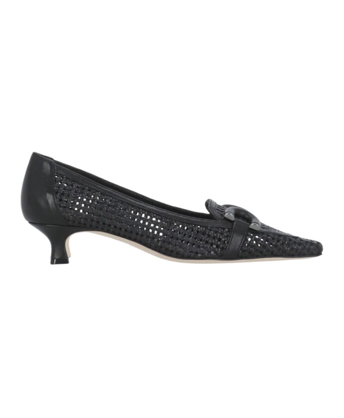 escarpin-en-cuir-noir-avec-bout-fleche