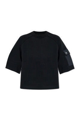 t-shirt-avec-poche-sur-la-manche