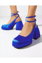 escarpins-bleus-a-bout-carre