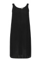 robe-noire-simple-accessoire