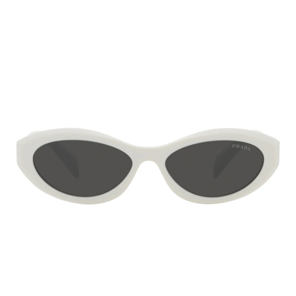 Solbriller med uregelmessig form, hvit ramme og mørkegrå linser