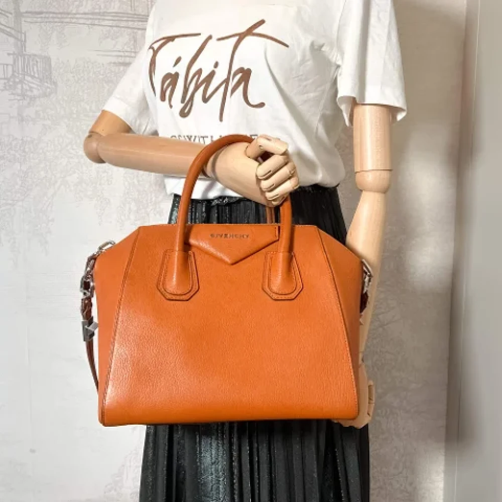 Givenchy Pre-owned Leather handbags Orange Dames