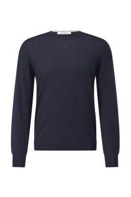 fine-knit-wool-sweater