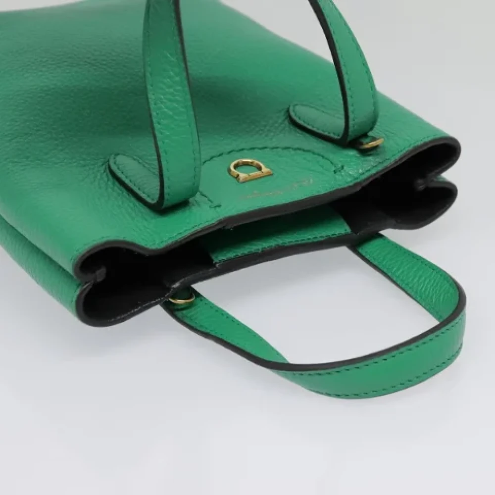 Salvatore Ferragamo Pre-owned Leather handbags Green Dames