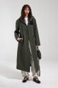 impermeable-mat-avec-devant-en-v