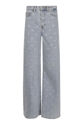 blue-jeans-classic-fit