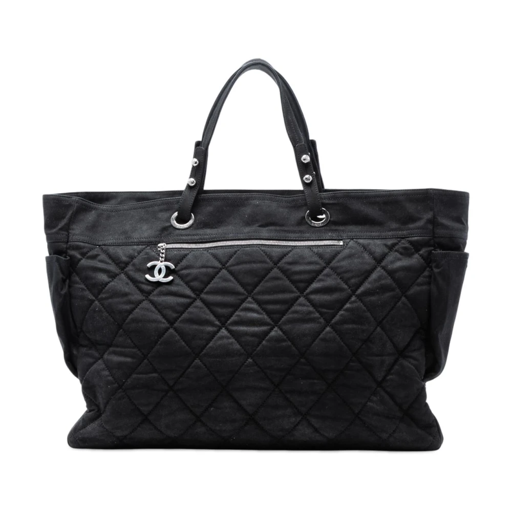 Chanel Vintage Women's Black Pre-Owned Quilted Tote Bag
