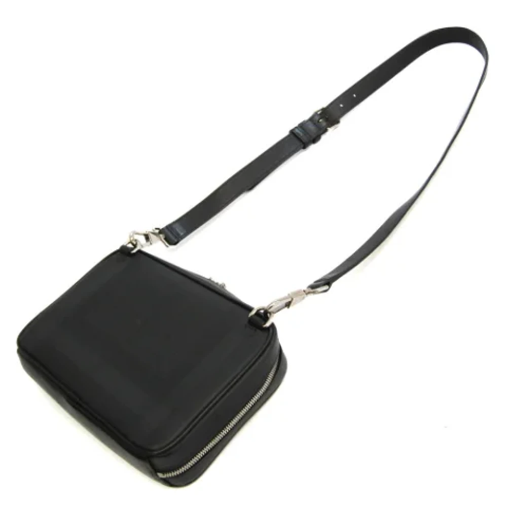 Burberry Vintage Pre-owned Plastic shoulder-bags Black Dames