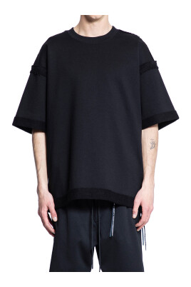 black-cotton-sweatshirt-with-signature-skull-patch