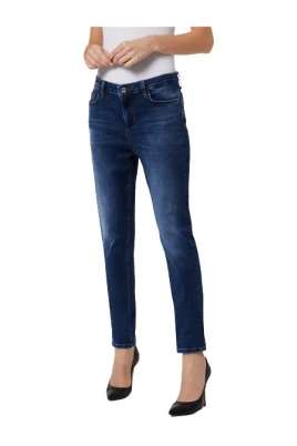 Precious Boyfriend Jeans