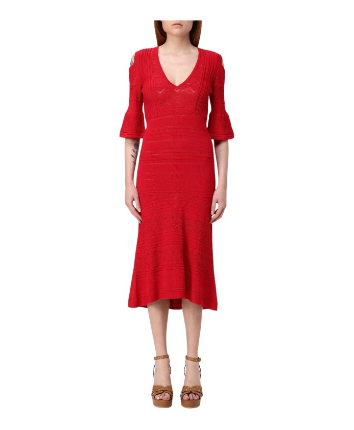 robe-midi-rouge-avec-details-en-dentelle