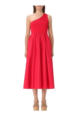 red-elegant-dress-with-timeless-silhouette
