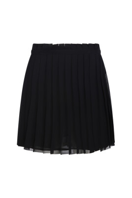 pleated-skirt-in-black