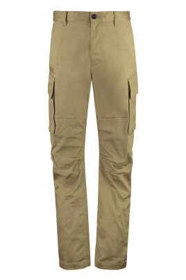 cargo-trousers-with-multiple-pockets