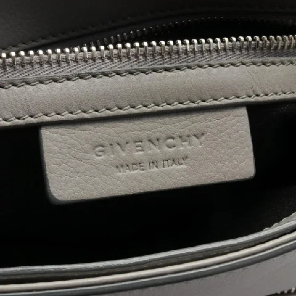 Givenchy Pre-owned Leather handbags Gray Dames