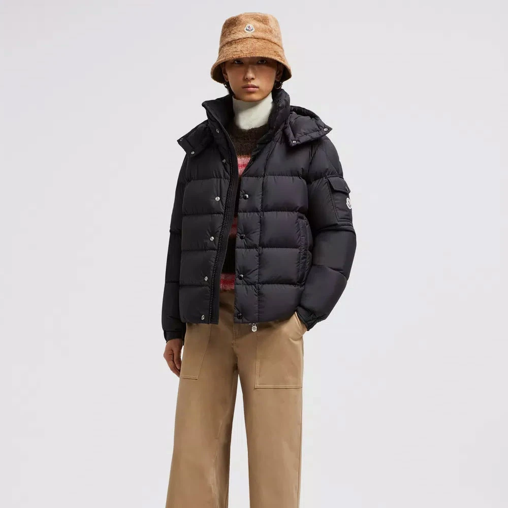 Moncler Maya Korte Donsjas Zwart Black Dames