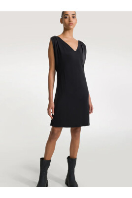 v-neck-ruffle-dress