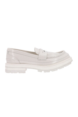 white-flat-shoes-with-rubber-sole