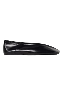 minimalist-black-ballet-flats
