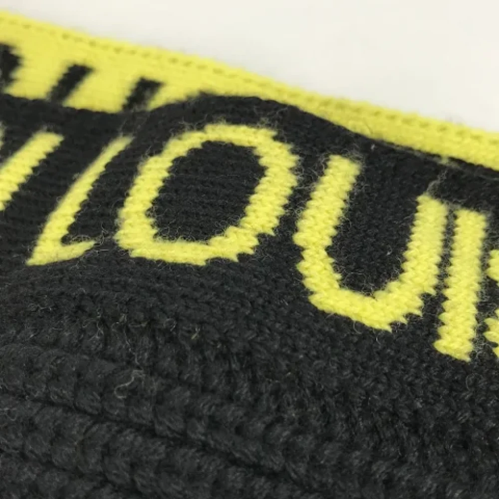 Louis Vuitton Vintage Pre-owned Wool scarves Black Dames