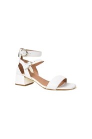 Scarpe allacciate