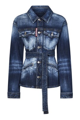 chemise-oversize-bleue-avec-ceinture-en-denim