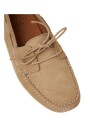 chaussures-bateau-en-daim-beige-avec