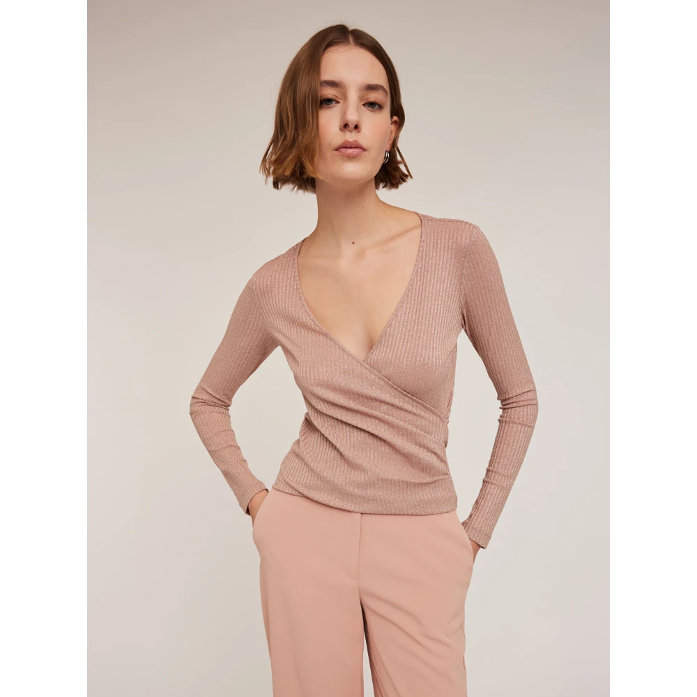 Motivi Geribbelde Crossover Pullover in Lurex Pink Dames