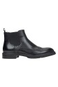 bottines-chelsea-en-cuir-noir-avec-perforations-d-inspiration-folk