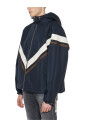 veste-coupe-vent-a-capuche