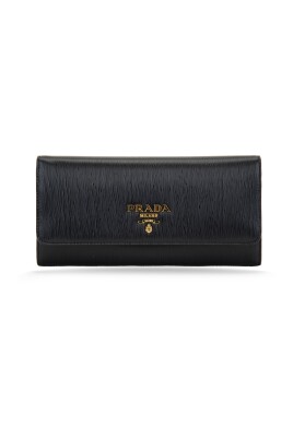 leather-wallet-with-multiple-pockets