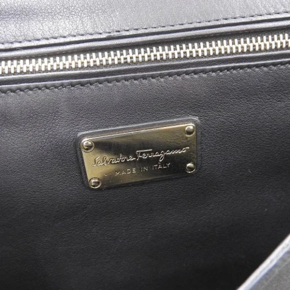 Salvatore Ferragamo Pre-owned Leather handbags Black Dames