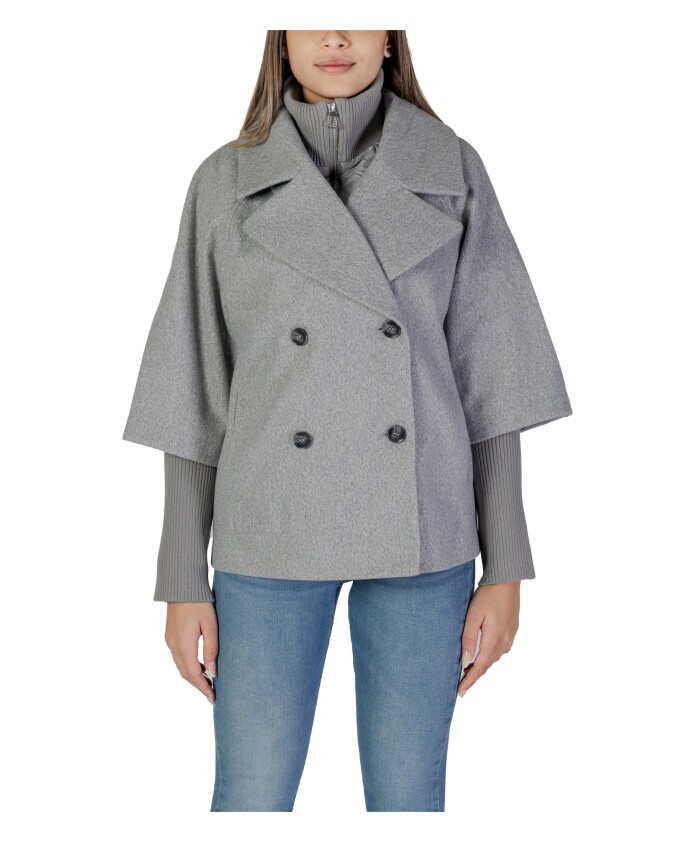 manteau-gris-a-col-en-v-avec-poches