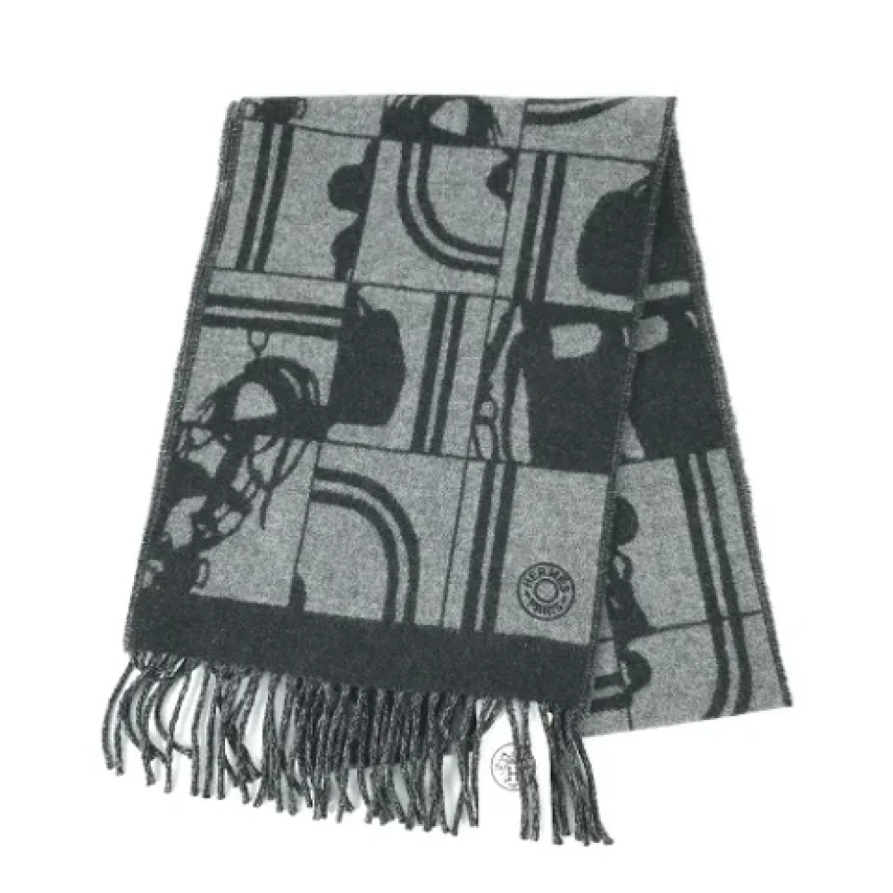 Hermès Vintage Pre-owned Fabric scarves Gray Dames