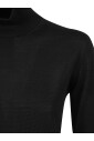 black-sweater-cecina