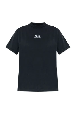 T-shirt tillverkad av kombinerade tyger