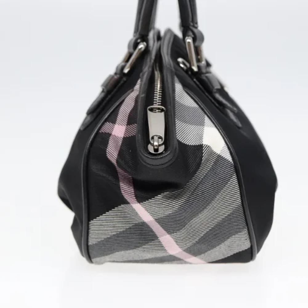 Burberry Vintage Pre-owned Nylon handbags Gray Dames