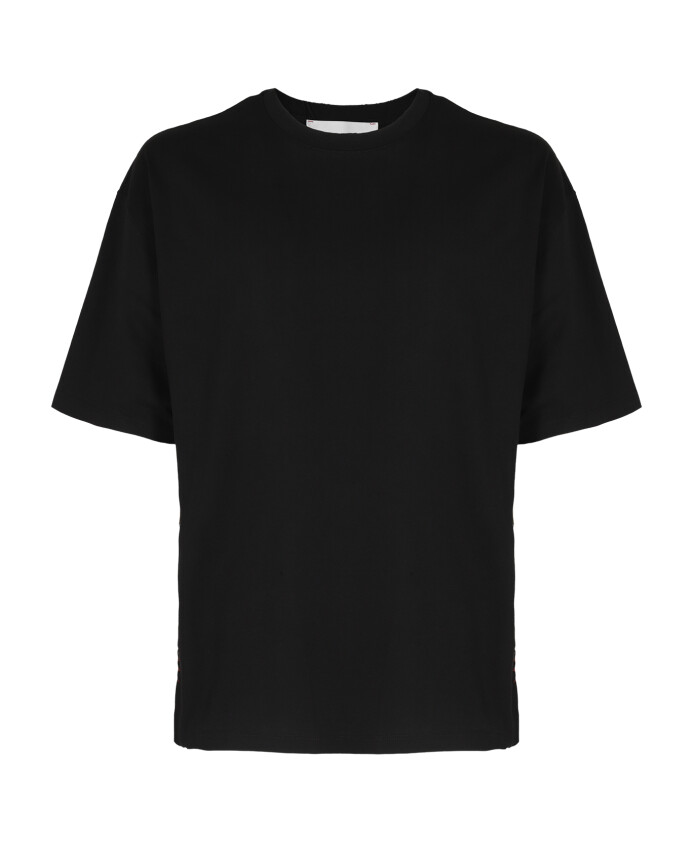 t-shirt-avec-logo-brode