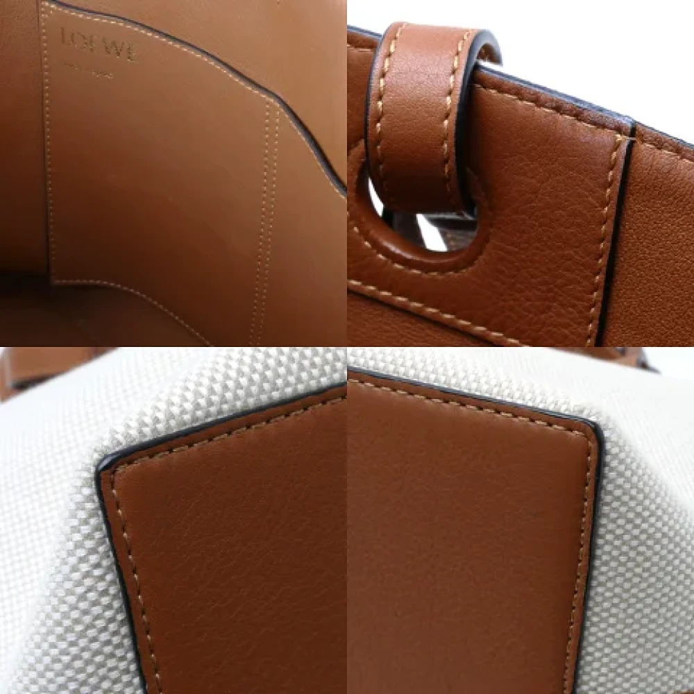 Loewe Pre-owned Leather totes Beige Dames