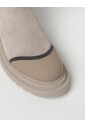 elegantes-bottines-chelsea-en-daim