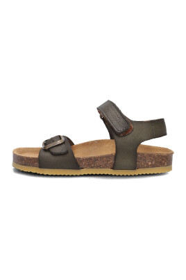 groene-sandalen-stijlvol-model