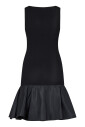 robe-noire-en-coton-cotele-avec-peplum