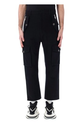 pantalon-cargo-noir-a-jambe-fuselee