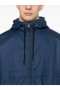 anorak-bleu-a-capuche