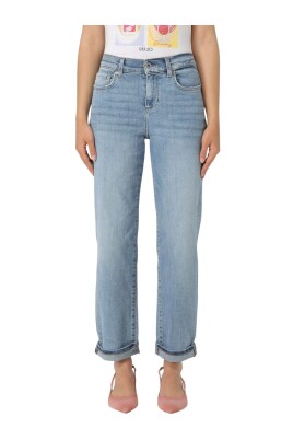 blue-skinny-jeans-for-modern-woman