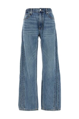 classic-denim-jeans-for-everyday-wear