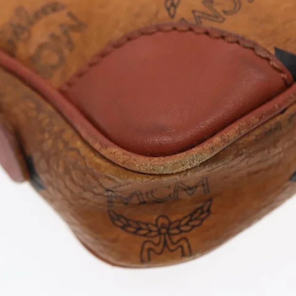 MCM Pre-owned Leather clutches Brown Dames