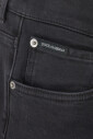 jeans-en-denim-classiques-pour-un-usage-quotidien